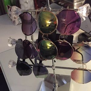 😍Sun glasses bundle with stand